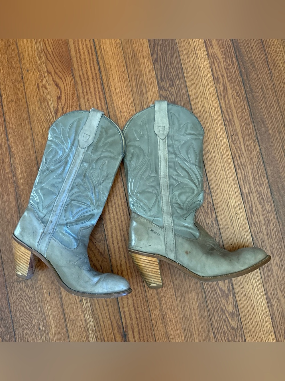 Vintage Capezio style L342 Grey western cowboy boots